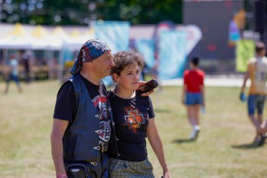 Mioveni Arges Romanya 15 Haziran 2024: (CF Moto Festivali) motosiklet yarışmacılarının dünya rekorunun kırıldığı törenden görüntüler.