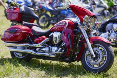 Mioveni Arges Romanya 15 Haziran 2024: (CF Moto Festivali) motosiklet yarışmacılarının dünya rekorunun kırıldığı törenden görüntüler.