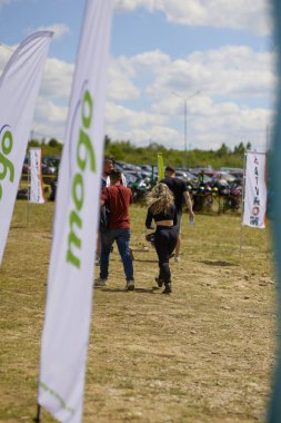 Mioveni Arges Romanya 15 Haziran 2024: (CF Moto Festivali) motosiklet yarışmacılarının dünya rekorunun kırıldığı törenden görüntüler.