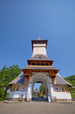 Romanya 'daki Maramures Romanya 12 Temmuz 2024' te Barsana Manastırı 'nı bir yaz günü ziyaret etti.