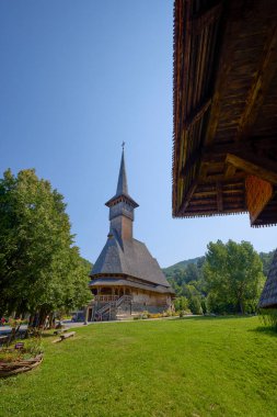 Romanya 'daki Maramures Romanya 12 Temmuz 2024' te Barsana Manastırı 'nı bir yaz günü ziyaret etti.
