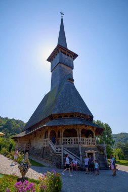 Romanya 'daki Maramures Romanya 12 Temmuz 2024' te Barsana Manastırı 'nı bir yaz günü ziyaret etti.