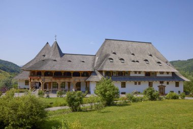 Romanya 'daki Maramures Romanya 12 Temmuz 2024' te Barsana Manastırı 'nı bir yaz günü ziyaret etti.