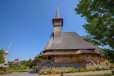 Romanya 'daki Maramures Romanya 12 Temmuz 2024' te Barsana Manastırı 'nı bir yaz günü ziyaret etti.