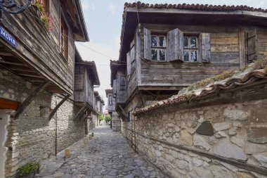 Nessebar Bulgaristan 30 Ağustos 2024 tarihinde, kültür ve mimari karışımı bir şehir olan Nessebar Bulgaristan 'ın eski tarihi merkezinden görüntüler.