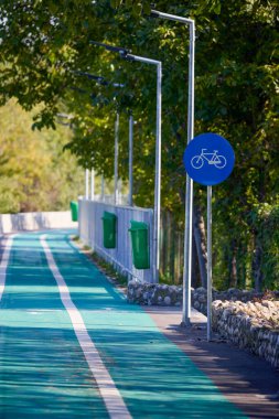 Parktaki bisiklet yolunun görüntüsü