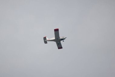 Eski uçak pilot eğitimi için havalandı.