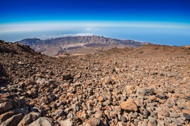 Pico de Teid 'den volkanik kayalarla Tenerife' deki güzel dağ manzarası