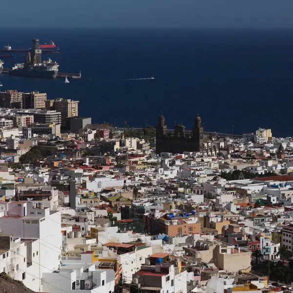 Las Palmas de Gran Canaria 'nın tepelik San Juan mahallesinden alınan eski bölümünün havadan görüntüsü
