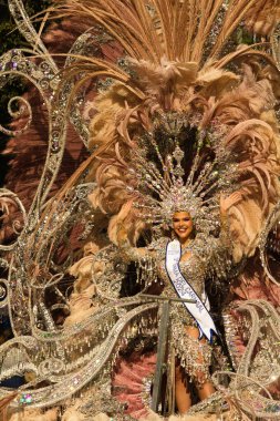 Las Palmas de Gran Canaria, İspanya - 17 Şubat 2024: Las Palmas de Gran Canaria Büyük Karnaval alayı