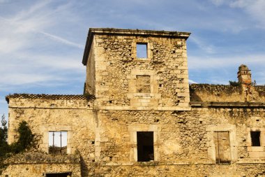 Llanes, harap olmuş Palacio de los Duques de Estrada, Estrada Dükleri Sarayı, İspanya, Asturias