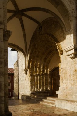Iglesia de Santa Mara del Conceyu, Llanes, İspanya 'daki kilise