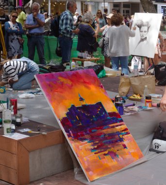 Las Palmas de Gran Canaria, İspanya - 25 Mayıs 2024: Profesyonel ve amatör ressamlar XXVIII Açık Hava Hızlı Resim Yarışmasına katıldılar