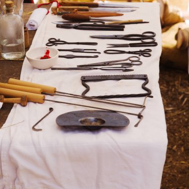 Santa Brigida, Las Palmas, İspanya - 29 Haziran 2024: Kanarya Adası Tarihinin Yayılması Derneği üyeleri, Pieter van der Does ve yerel milis kuvvetleri arasında gerçekleşen Batan Savaşı 'nın tarihsel canlandırmasına katıldılar.