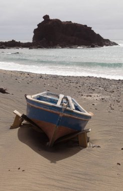 Gran Kanarya, karanlık kumsal plajı playa del Burrero 