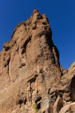 Gran Canaria, adanın merkezi manzarası, Las Cumbres, ie The Summits, Roque Bentayga formasyonu Caldera de Tejeda