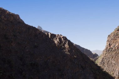 Gran Canaria, adanın merkezi manzarası, Las Cumbres, ie The Summits, Caldera de Tejeda coğrafi merkezinde, Ravine Barranco de Tejeda
