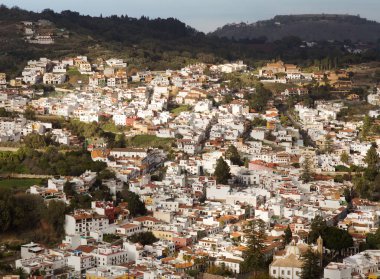 Gran Canaria, Las Cumbres 'e giden yoldan Teror şehrine doğru bak.