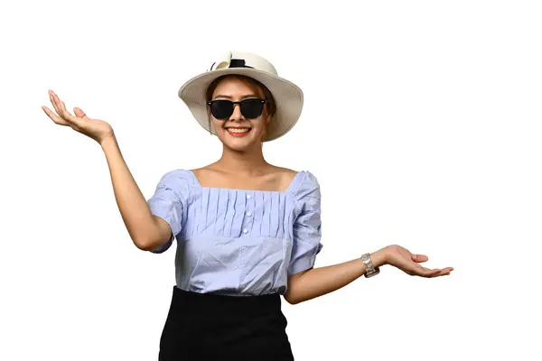 모자를 여성이 배경에 컨셉트 — 스톡 사진