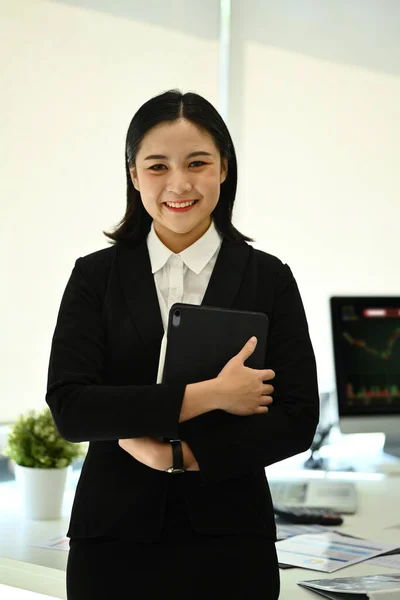 Attractive Female Office Manager Business Assistant Holding Digital Tablet Standing — Stock Photo, Image