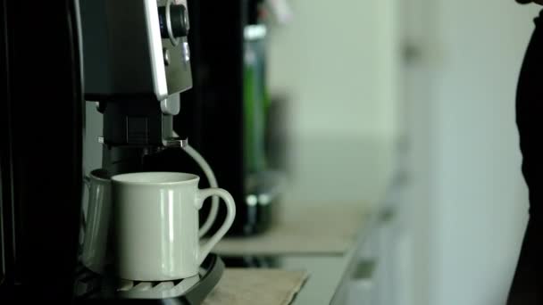 Slow Motion Shot Female Office Worker Preparing Fresh Aromatic Coffee — Stock Video