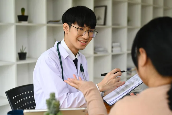 Positive Male Doctor White Medical Uniform Giving Consultation Explaining Treatment — Stock Photo, Image