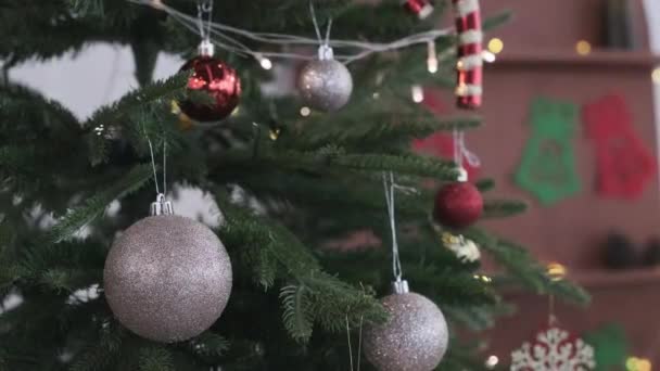 Slow Motion Shot Camera Moving Decorated Christmas Tree Colorful Babbles — Stock Video