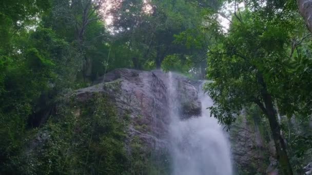 Piękne Krajobrazy Wodospadu Lesie Deszczowym Tajlandii Pojęcie Przygody Podróży — Wideo stockowe