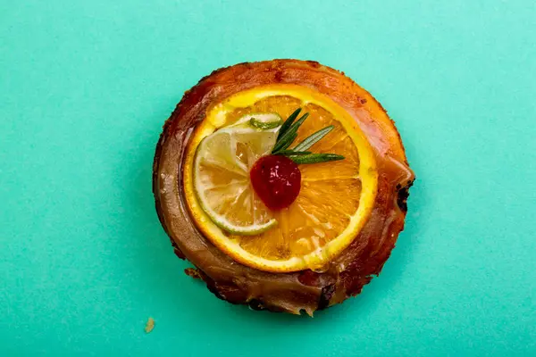 Сырный Торт Мармеладом Лаймом Апельсиновыми Ломтиками — стоковое фото