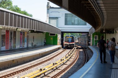 VIENNA, AUSTRIA - 13 Haziran 2023 Viyana 'daki Hietzing Metro İstasyonu