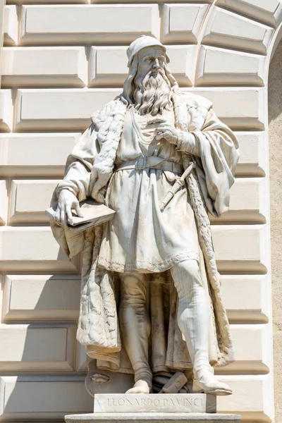 Vienna Österrike 2023 Staty Leonardo Vinci Edmund Hofmann Von Aspern — Stockfoto