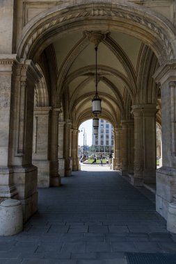 VIENNA, AUSTRIA - 13 Haziran 2023: Viyana Devlet Operası Cephesi