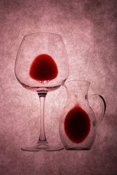 Verre Carafe Avec Vin Rouge Sur Fond Bordeaux — Photo