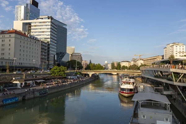 Vienna Austria Giugno 2023 Banco Ponte Sul Canale Del Danubio — Foto Stock