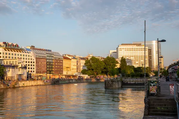 Viyana Avusturya Haziran 2023 Viyana Tuna Kanalı Döşeme — Stok fotoğraf