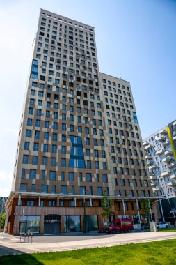 Viyana, Avusturya - 14 Haziran 2023: Viyana 'daki Asperner Gölü yakınlarındaki Seestadt yerleşim yeri