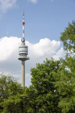 Viyana, Avusturya - 14 Haziran 2023: Tuna Kulesi Viyana 'da popüler bir gözlem kulesidir.