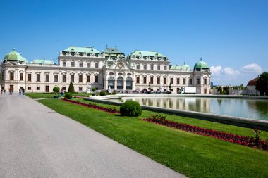 Viyana, Avusturya - 15 Haziran 2023: Yukarı Belvedere Binası Viyana 'da tarihi bir bina kompleksi.