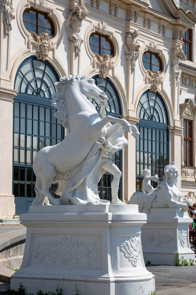 Vienne Autriche Juin 2023 Sculptures Devant Bâtiment Belvédère Supérieur Vienne — Photo