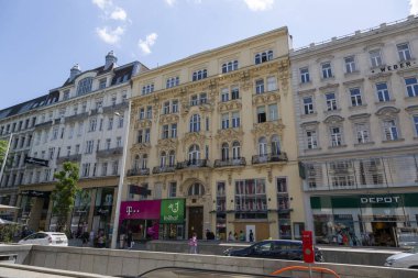 Viyana, Avusturya - 13 Haziran 2023: Viyana sokaklarından birinin manzarası