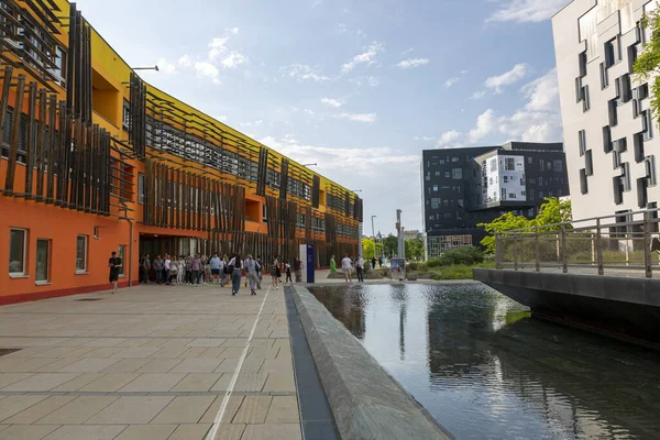 Viyana, Avusturya - 16 Haziran 2023: Viyana Ekonomi ve İş Üniversitesi Akademik Binası