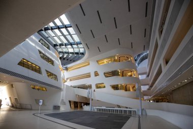 Viyana, Avusturya - 16 Haziran 2023: Viyana Ekonomi ve İş Üniversitesi Öğrenim Merkezi