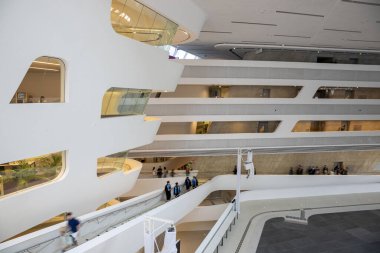 Viyana, Avusturya - 16 Haziran 2023: Viyana Ekonomi ve İş Üniversitesi Öğrenim Merkezi