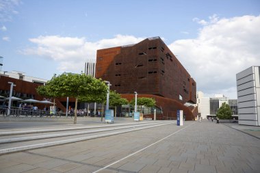 Viyana, Avusturya - 16 Haziran 2023: Viyana Ekonomi ve İş Üniversitesi Toprakları