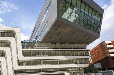 Viyana, Avusturya - 16 Haziran 2023: Viyana Ekonomi ve İş Üniversitesi Öğrenim Merkezi