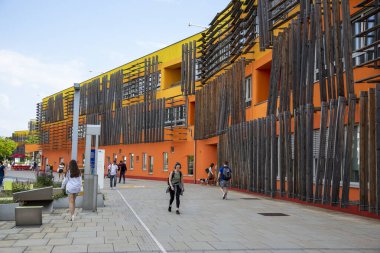 Viyana, Avusturya - 16 Haziran 2023: Viyana Ekonomi ve İş Üniversitesi kampüsünün kuzeybatı bölgesi