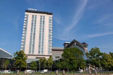 Viyana, Avusturya - 19 Haziran 2023: Avusturya başkentinin modern mimarisi