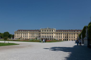 Viyana, Avusturya - 18 Haziran 2023 Yaz İmparatorluk Sarayı Schoenbrunn