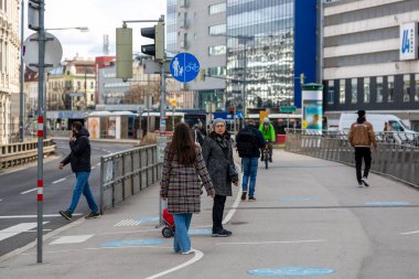Viyana, Avusturya - 19 Haziran 2023: Viyana sokaklarından birinin manzarası