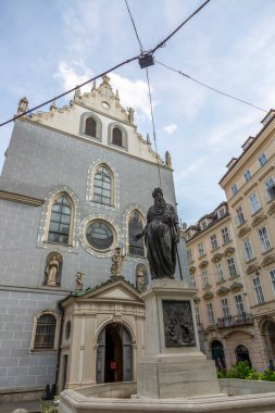 Viyana, Avusturya - 20 Haziran 2023: Viyana 'daki Franciscanerplatz' daki Musa Çeşmesi
